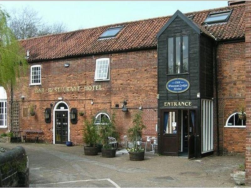 The Wensum Lodge Hotel เฟเกนแฮม ภายนอก รูปภาพ