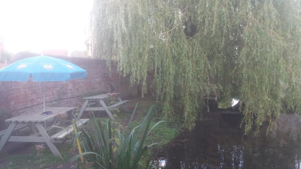 The Wensum Lodge Hotel เฟเกนแฮม ภายนอก รูปภาพ